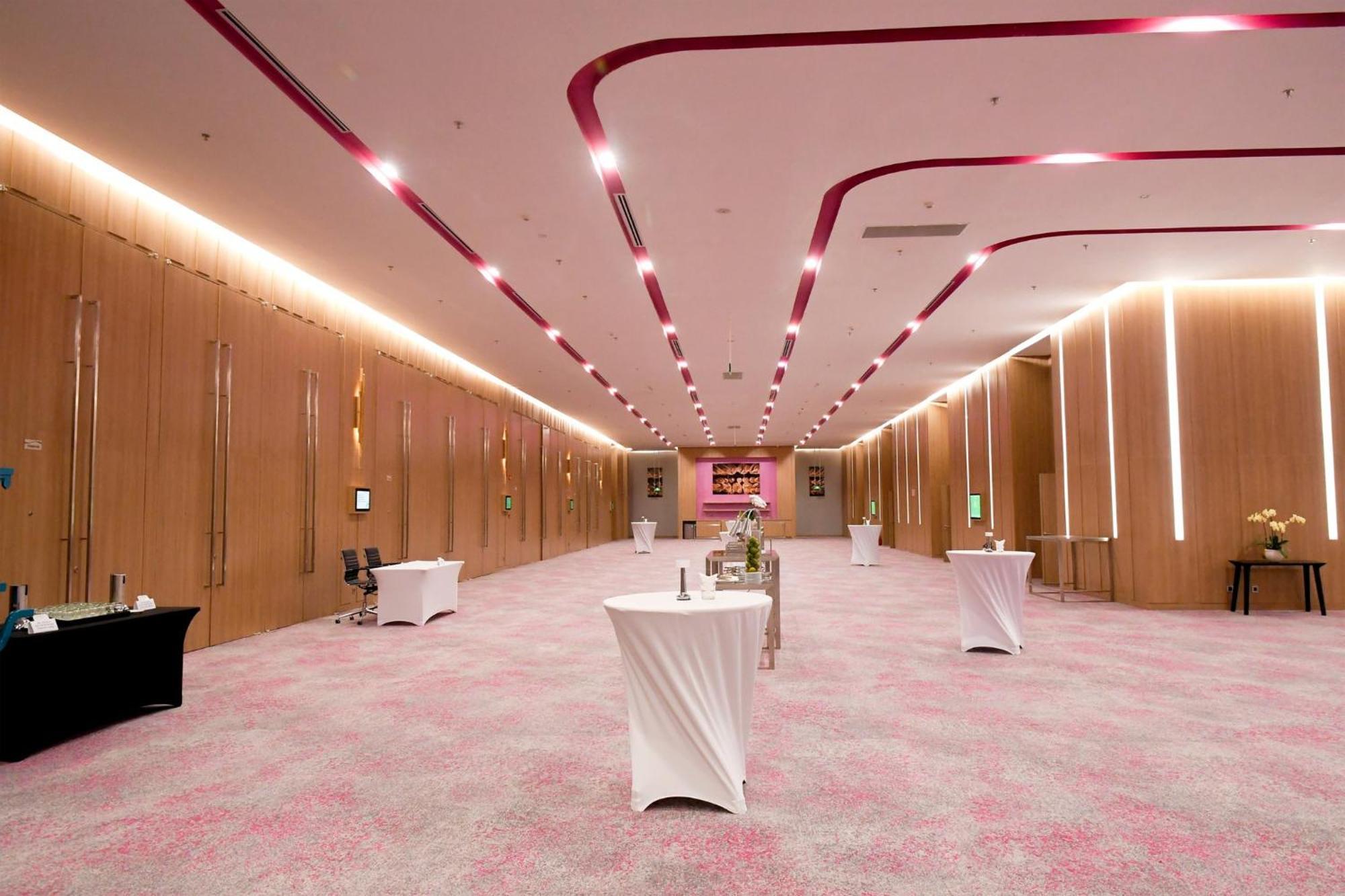 Holiday Inn & Suites Saigon Airport By Ihg Ho Chi Minh-staden Exteriör bild
