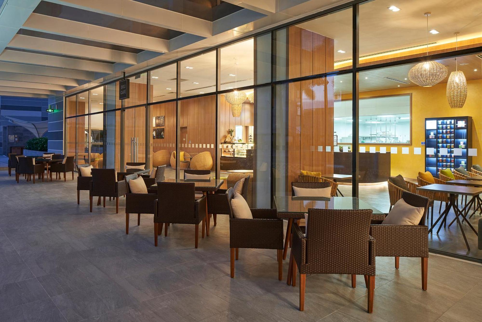 Holiday Inn & Suites Saigon Airport By Ihg Ho Chi Minh-staden Exteriör bild