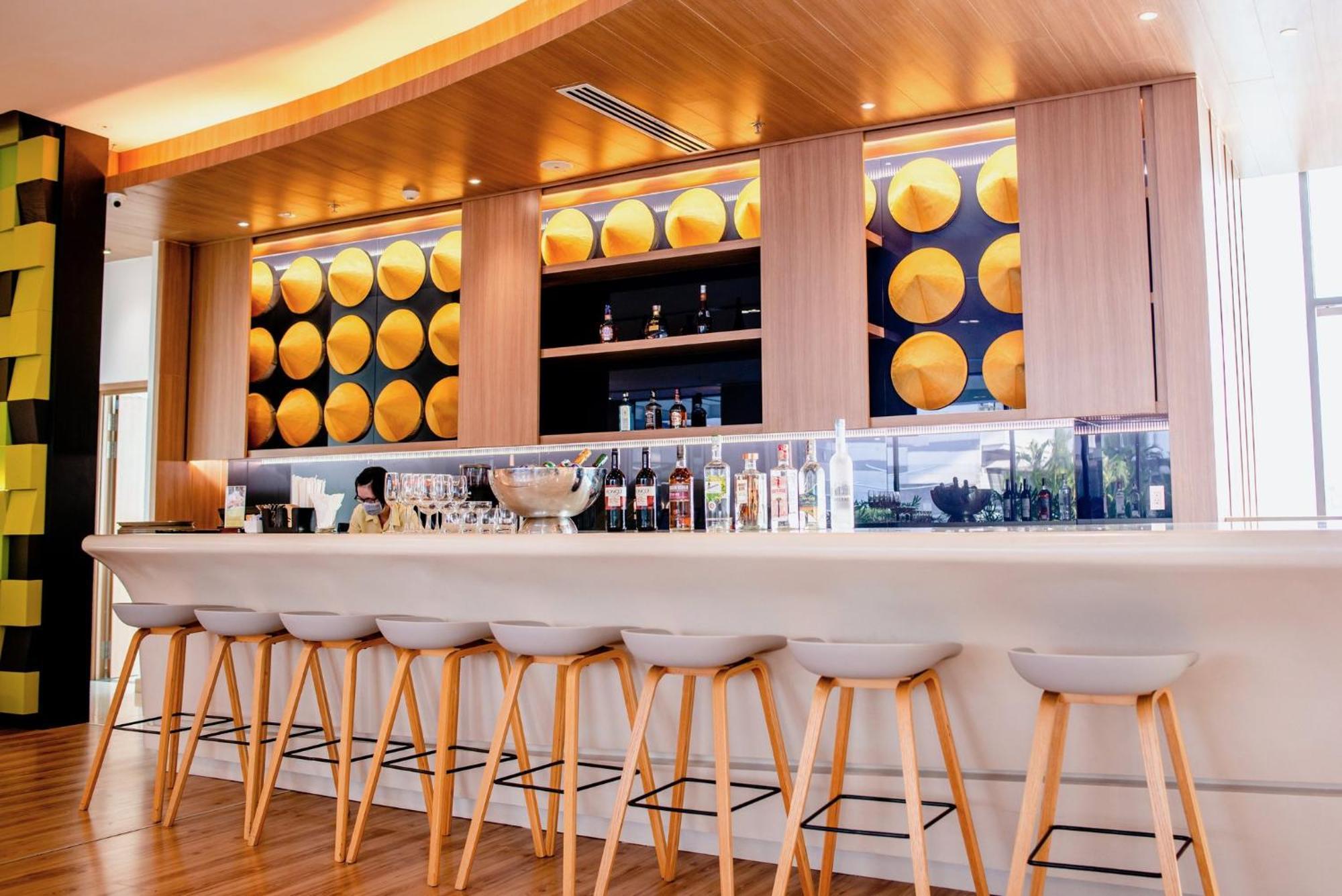 Holiday Inn & Suites Saigon Airport By Ihg Ho Chi Minh-staden Exteriör bild