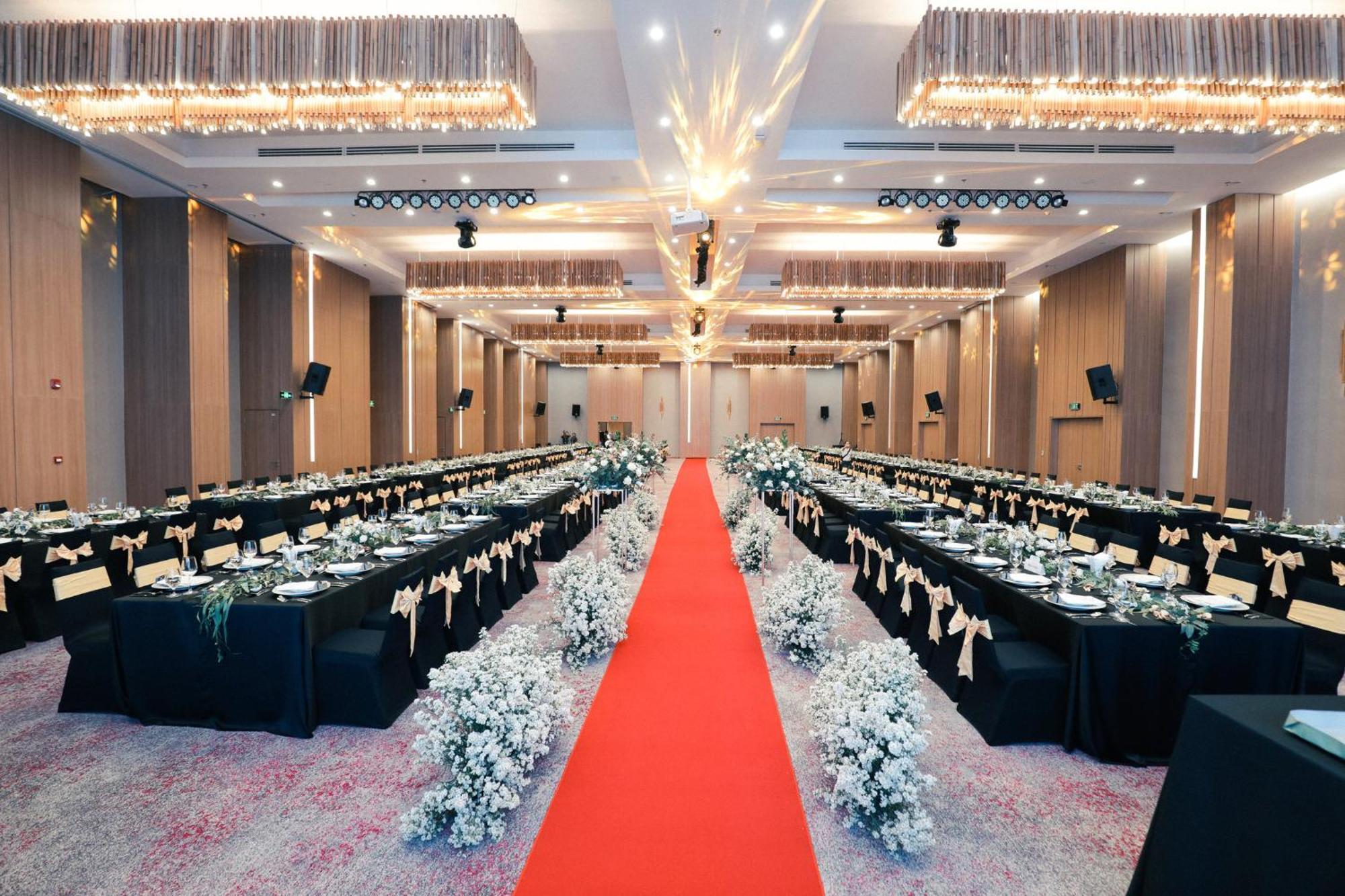 Holiday Inn & Suites Saigon Airport By Ihg Ho Chi Minh-staden Exteriör bild