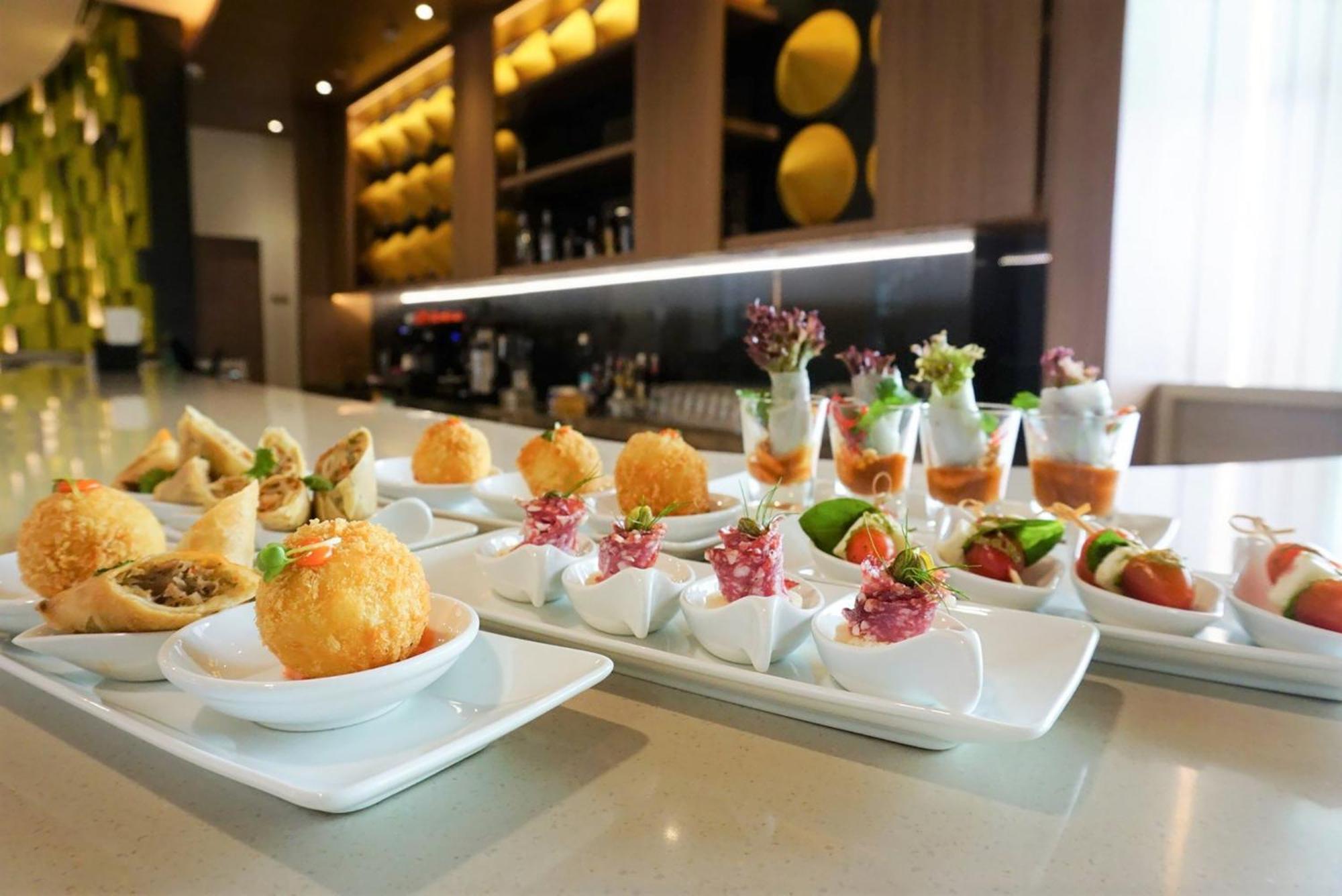 Holiday Inn & Suites Saigon Airport By Ihg Ho Chi Minh-staden Exteriör bild