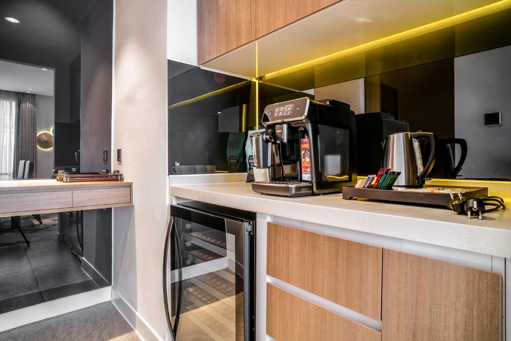 Holiday Inn & Suites Saigon Airport By Ihg Ho Chi Minh-staden Exteriör bild