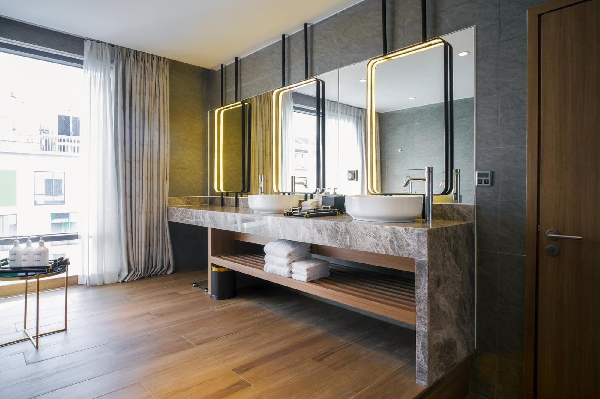 Holiday Inn & Suites Saigon Airport By Ihg Ho Chi Minh-staden Exteriör bild