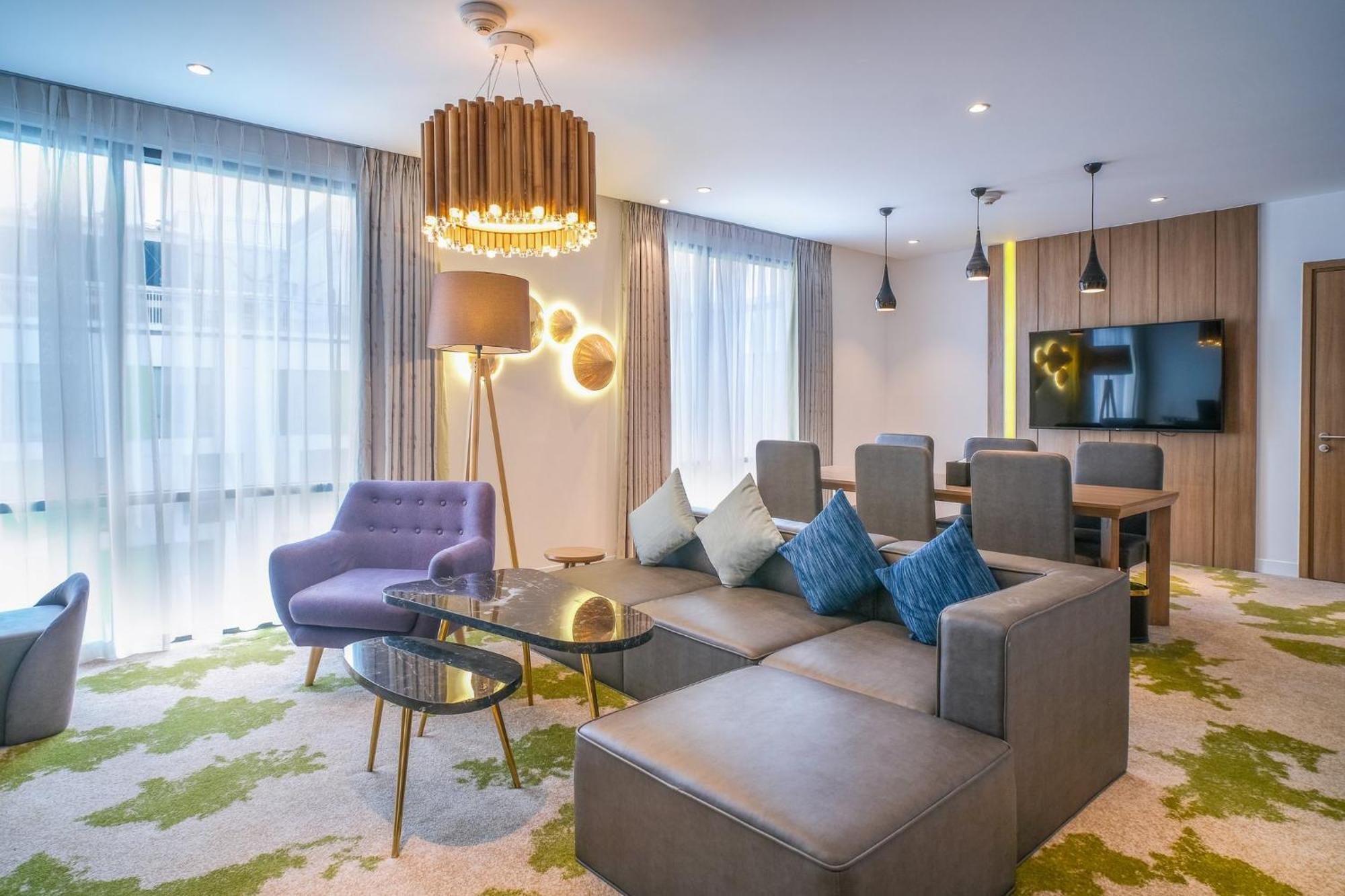Holiday Inn & Suites Saigon Airport By Ihg Ho Chi Minh-staden Exteriör bild